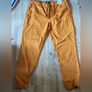 jogger pants i got from forever 21 but never ended up wearing them it’s 1X